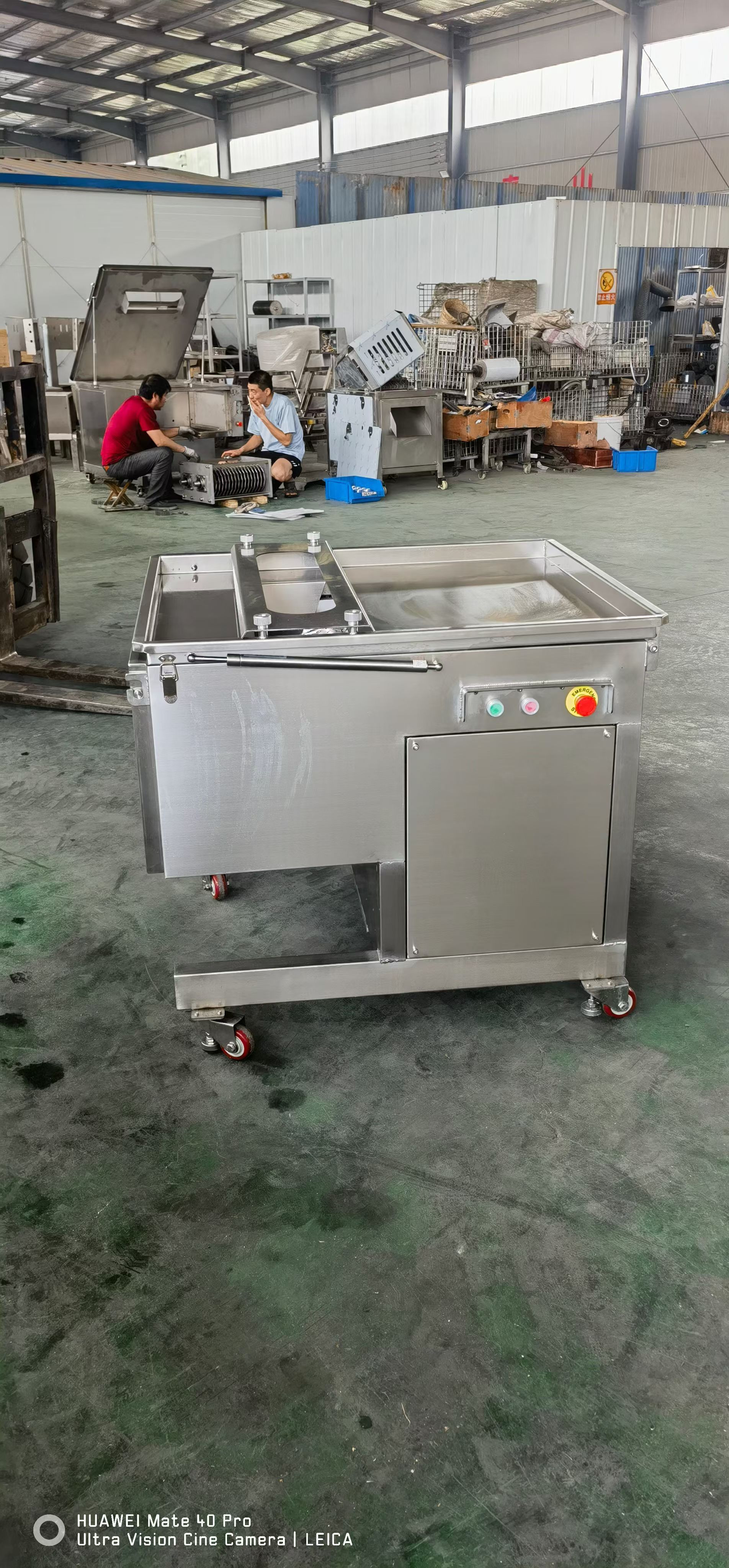 Commercial heavy-duty fresh meatrib cutting machine, fully automatic dragon bone, meat hoof, goose and sheep bone cutti