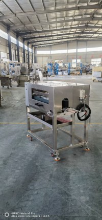 Fully automatic horizontal fish back opening machine, commercial fish head and body cutting machine, half pig waist spl
