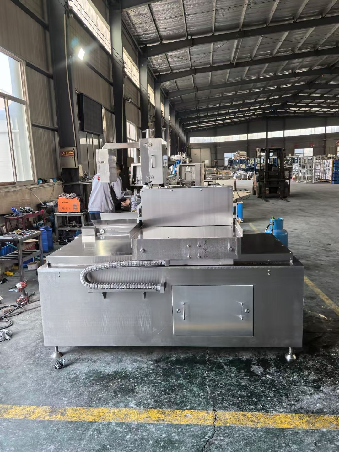 Fully automatic bone saw machine, cowboy bone safety bone saw machine, large-scale factory commercial multifunctional b